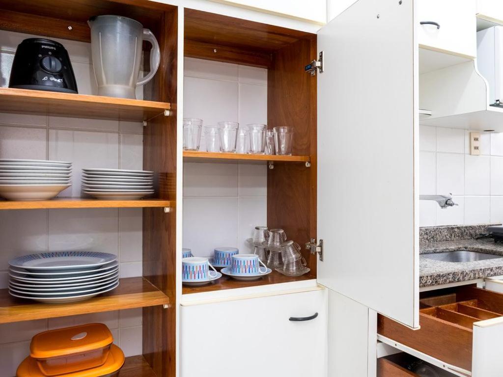 Apartamento Espacoso Com Ar Condicionado E Wi-Fi, A 100 Metros Da Praia - Edificio Estoril Ubatuba Exteriör bild